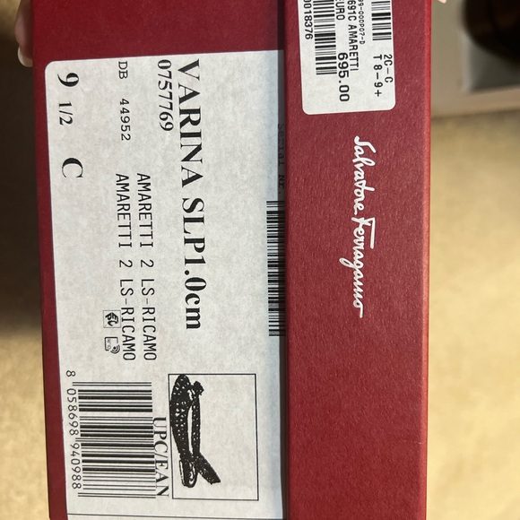 Salvatore ferragamo varina flats- sling back Us9.5 great condition barely worn - Picture 10 of 12